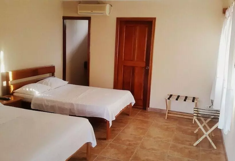 هتل Palmeras Carrillo Beach