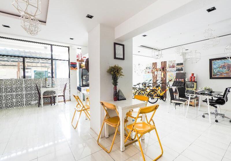 Отель The Private