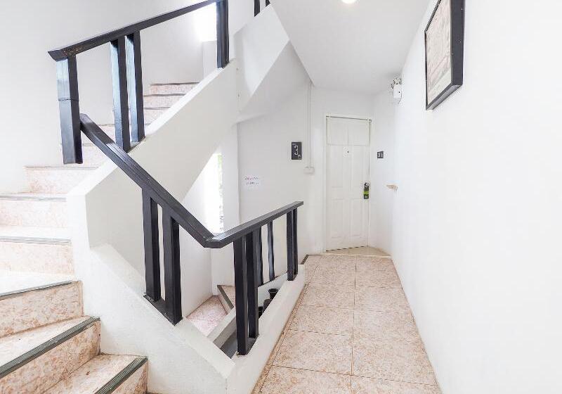 Отель The Private