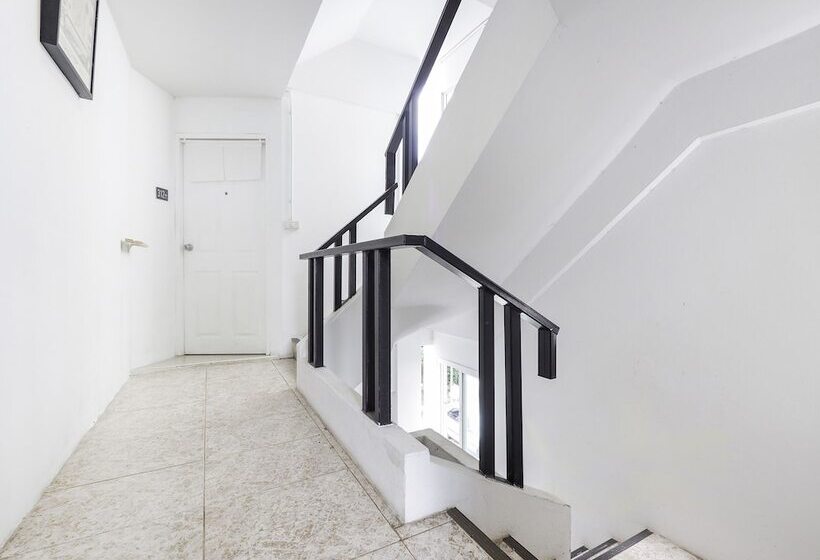 Отель The Private