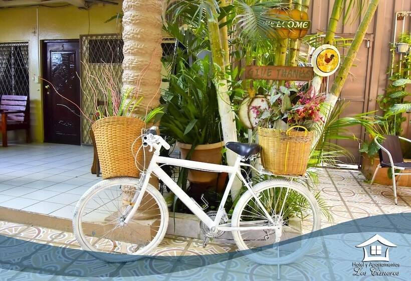 هتل Y Apartments Los Cisneros