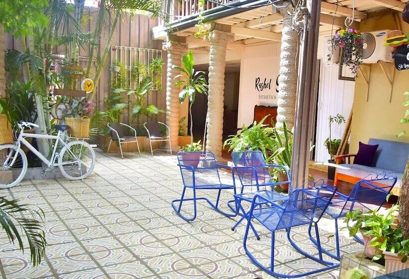 هتل Y Apartments Los Cisneros