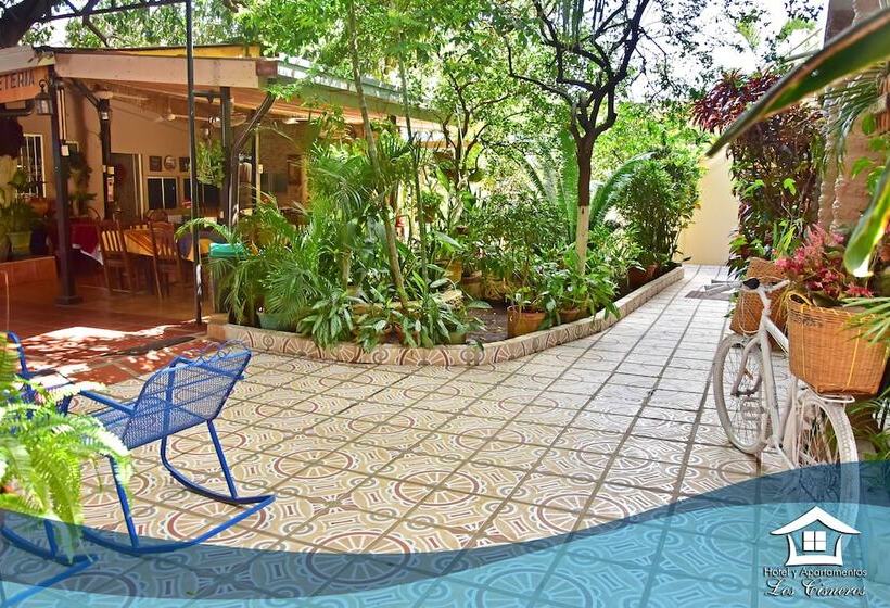 هتل Y Apartments Los Cisneros