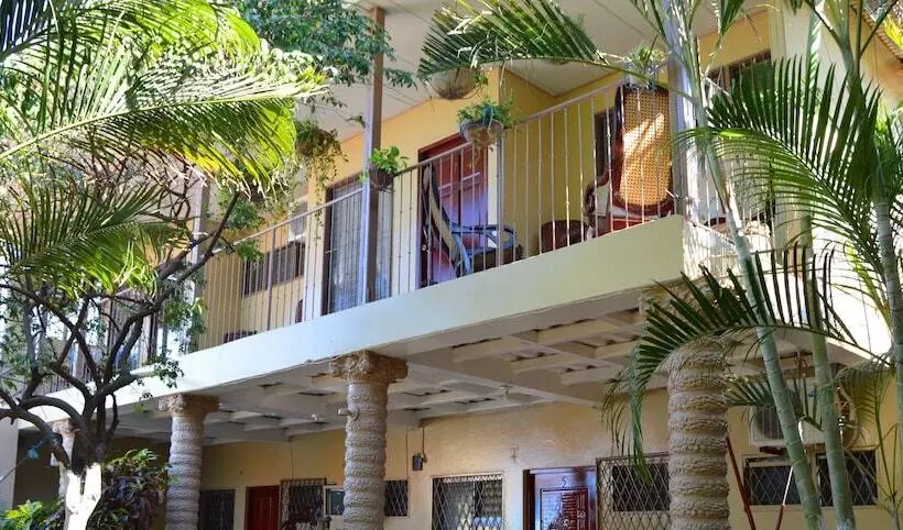 هتل Y Apartments Los Cisneros