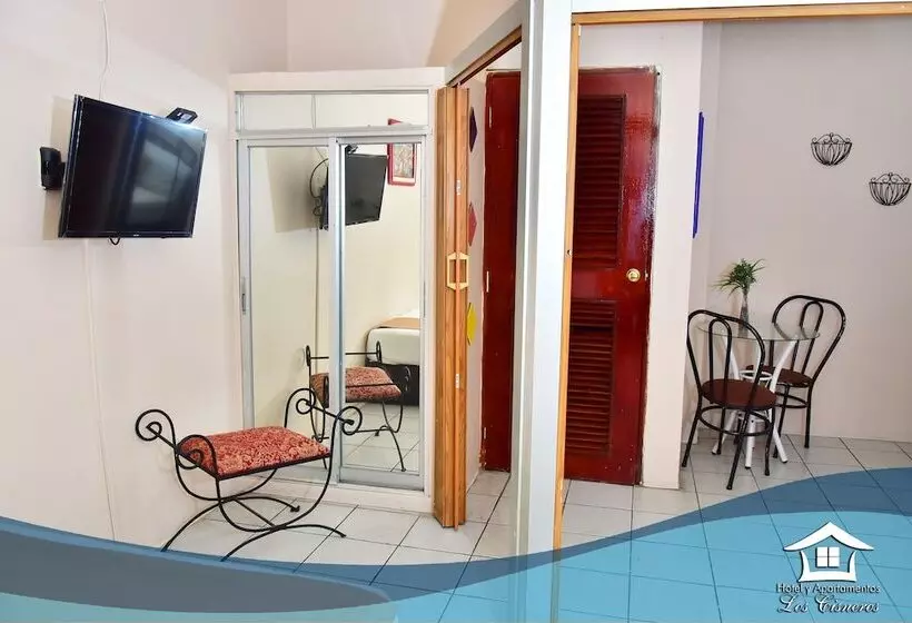 هتل Y Apartments Los Cisneros