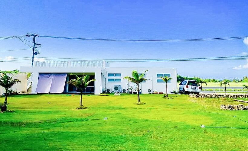 Majatalo Umioto ウミオト 夫婦 カップル 女性一人旅に大人気のナイトプール付き ゲストハウス 宮古島