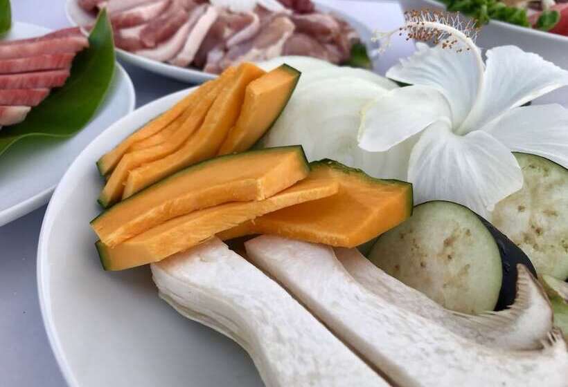 Majatalo Umioto ウミオト 夫婦 カップル 女性一人旅に大人気のナイトプール付き ゲストハウス 宮古島