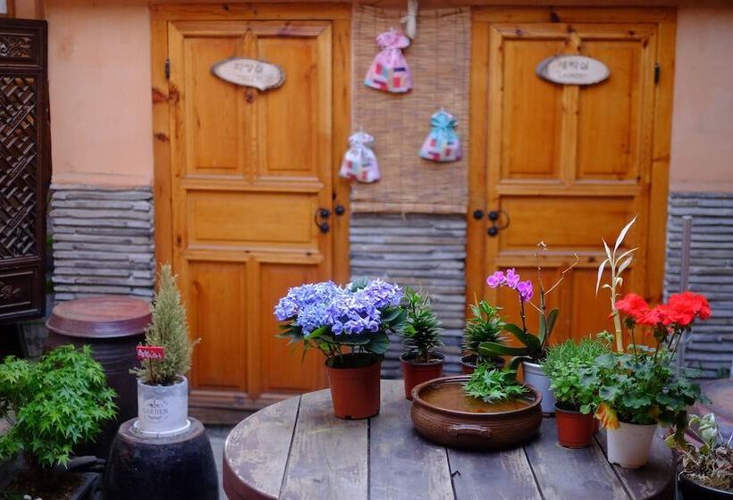 פנסיון Haemil Hanok Guesthouse