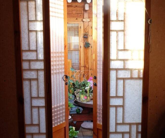 פנסיון Haemil Hanok Guesthouse