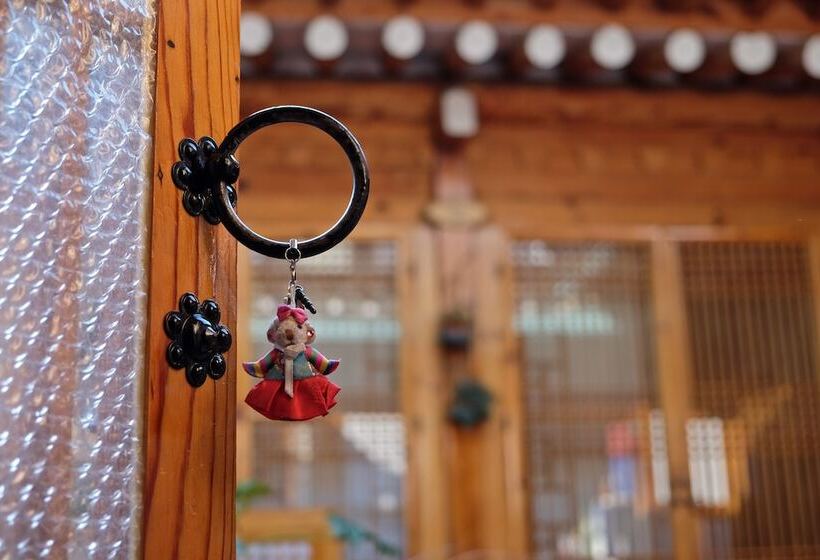 פנסיון Haemil Hanok Guesthouse