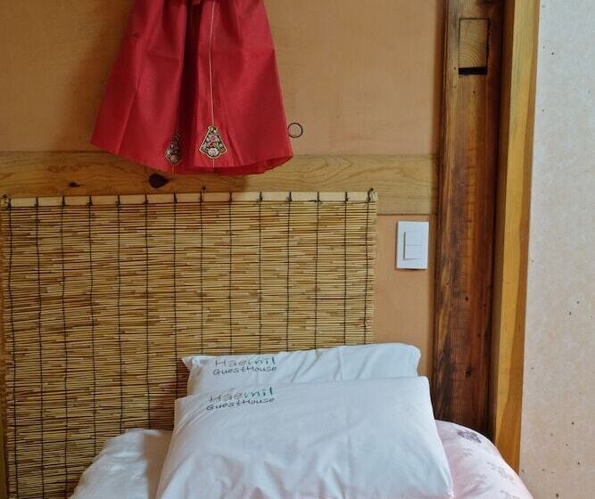 פנסיון Haemil Hanok Guesthouse
