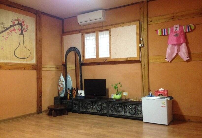 פנסיון Haemil Hanok Guesthouse