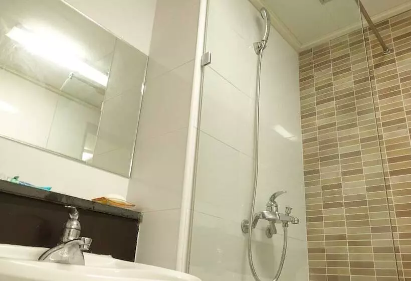 Majatalo Happy Memory