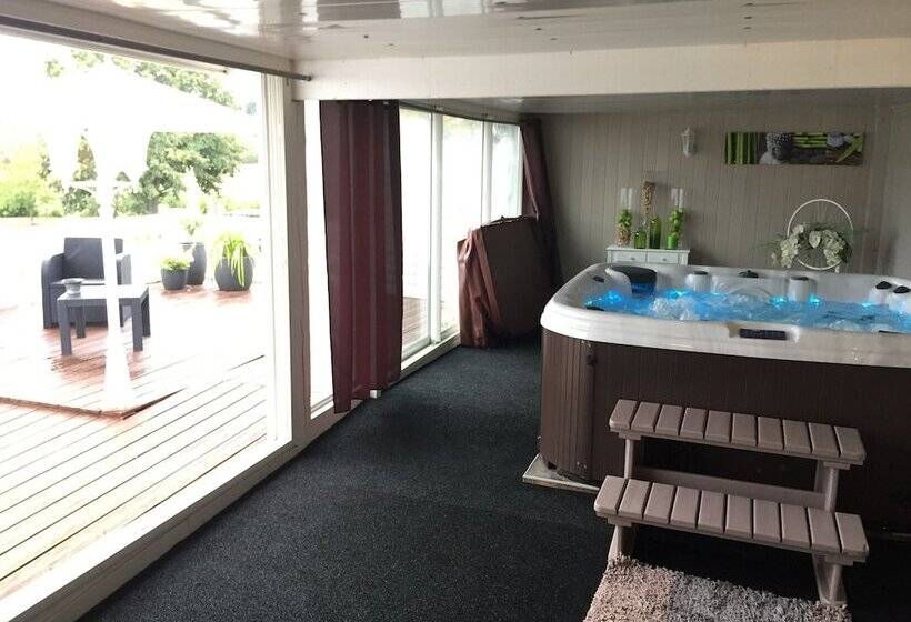 پانسیون Le Château D'orleix