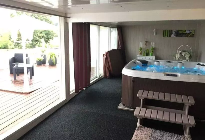 Majatalo Le Château D'orleix