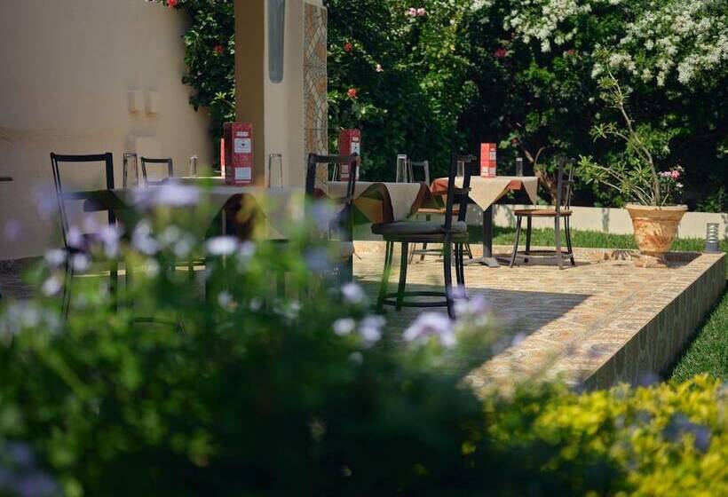 پانسیون Pelican Residence