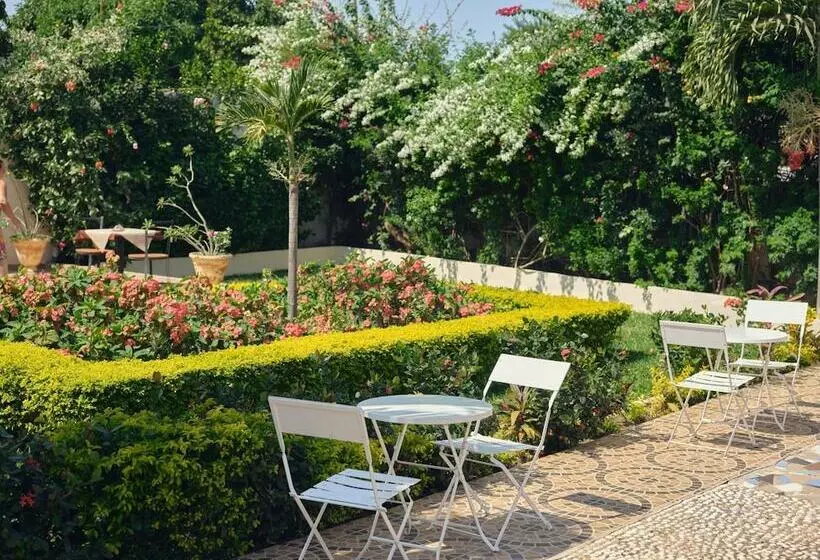 پانسیون Pelican Residence