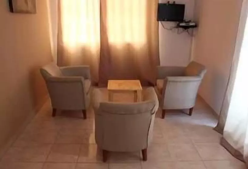 پانسیون Pelican Residence