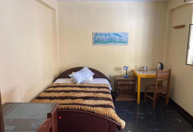 הוסטל Cayesh Guest House