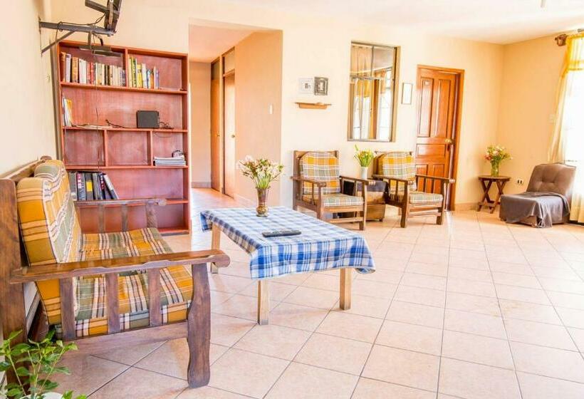 הוסטל Cayesh Guest House