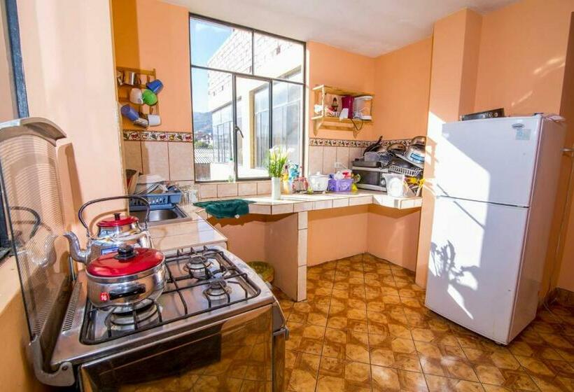 הוסטל Cayesh Guest House