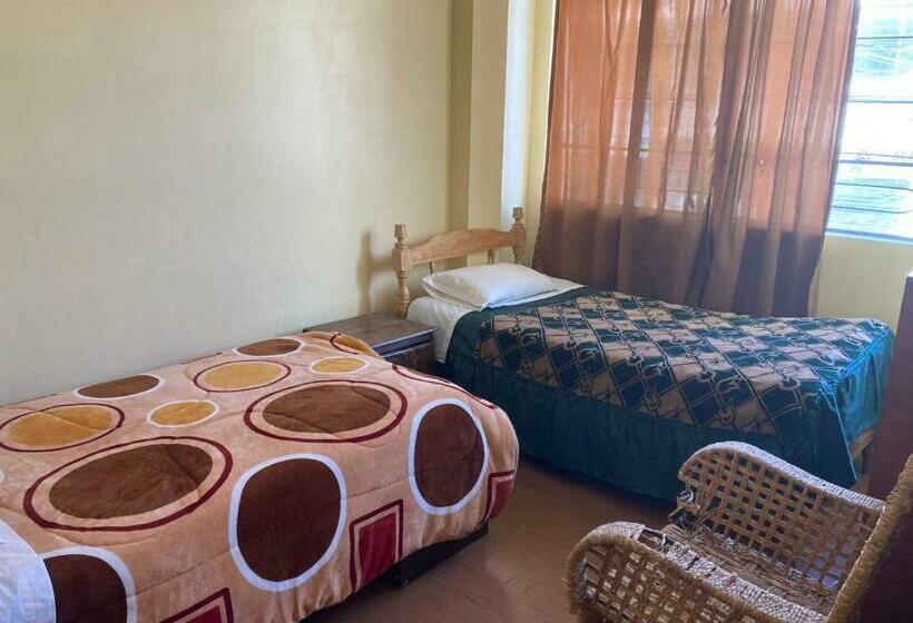 הוסטל Cayesh Guest House