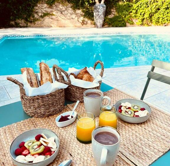 تختخواب و صبحانه Romance En Provence