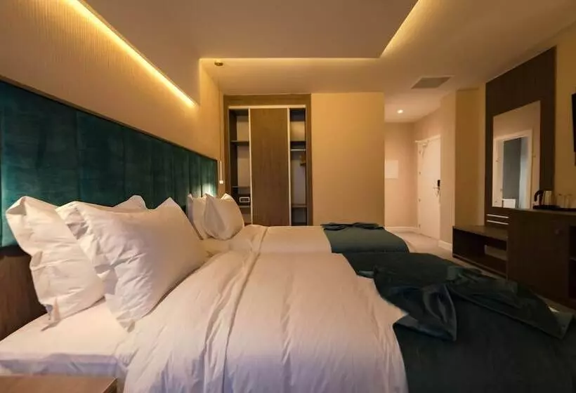 Ad Hotel Pont D Hydra