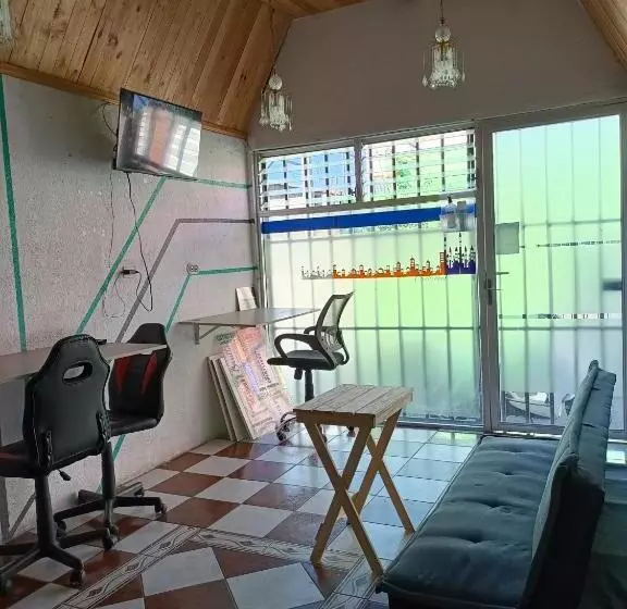 تختخواب و صبحانه Budget Hostel Guatemala