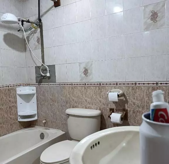 تختخواب و صبحانه Budget Hostel Guatemala