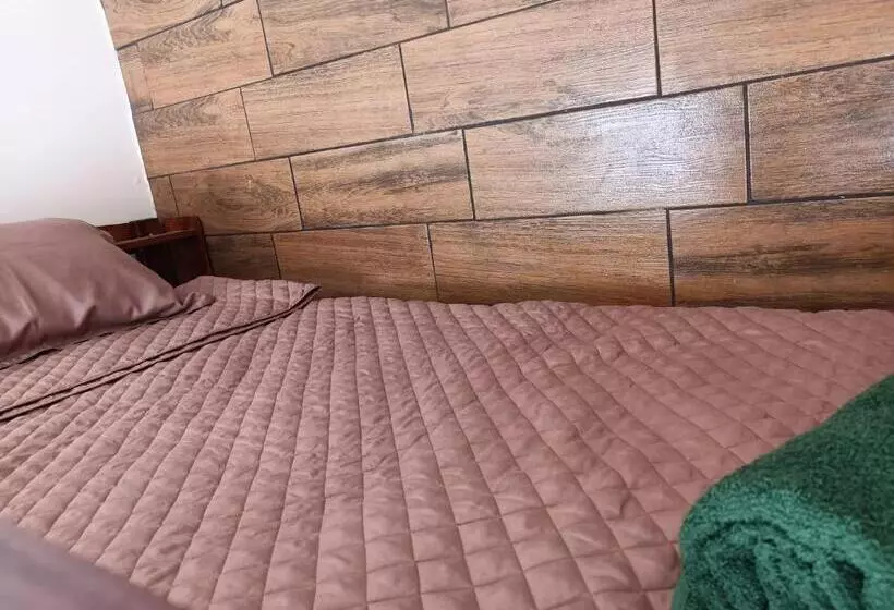 تختخواب و صبحانه Budget Hostel Guatemala