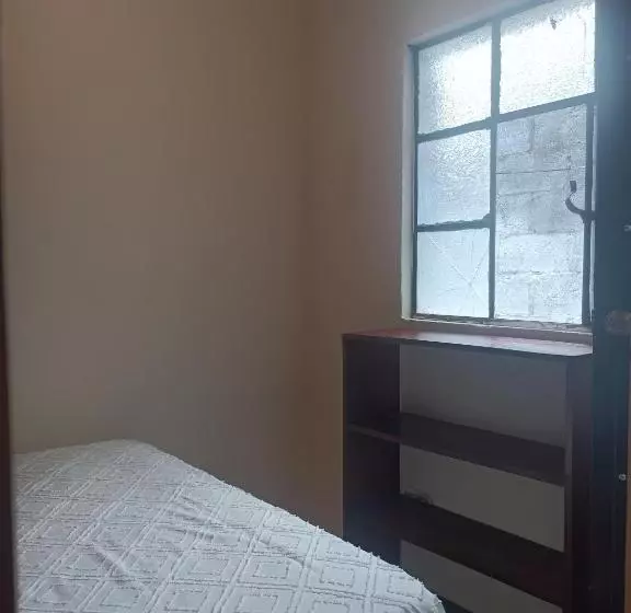 تختخواب و صبحانه Budget Hostel Guatemala
