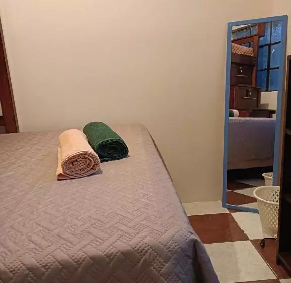 تختخواب و صبحانه Budget Hostel Guatemala