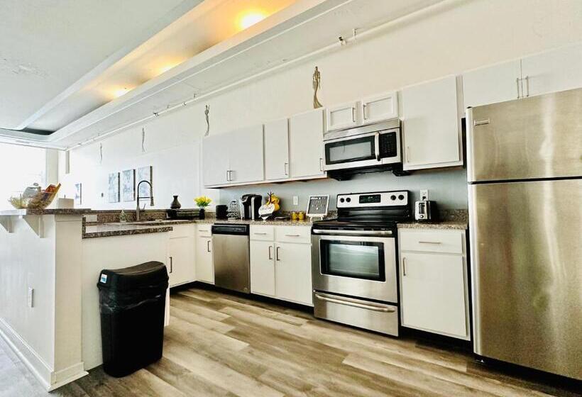 Executive Vacation Suite For 4