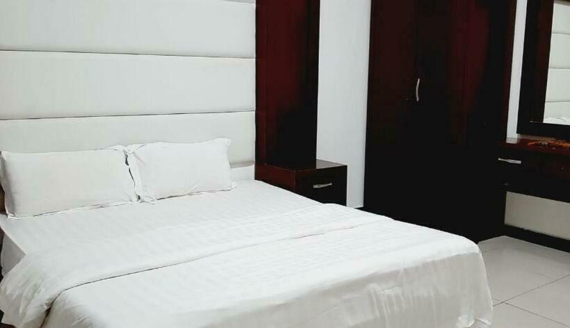 ホテル Ahlin Suites 3