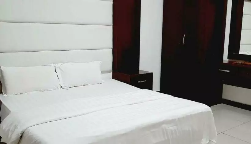 Hotelli Ahlin Suites 3