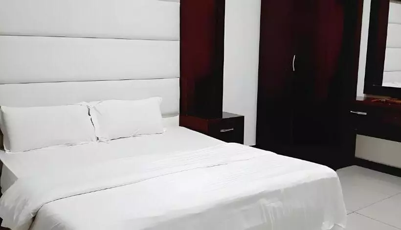 Hotelli Ahlin Suites 3