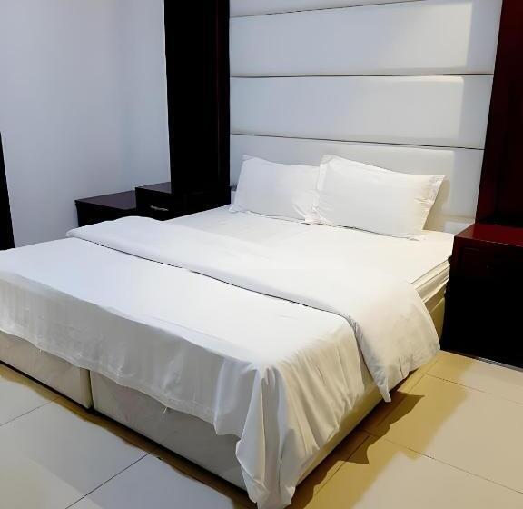 ホテル Ahlin Suites 3