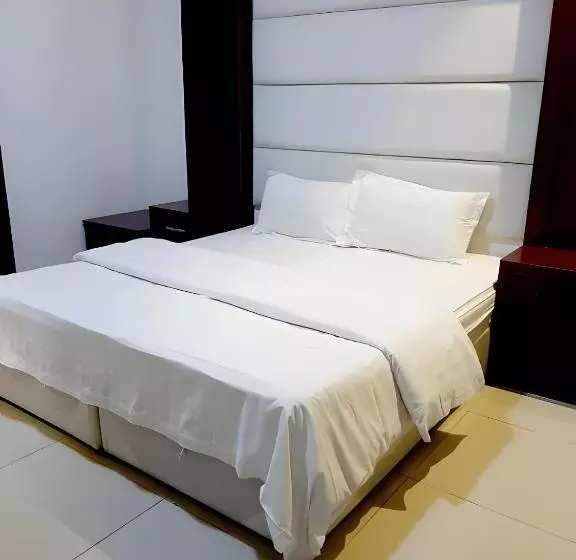 Hotelli Ahlin Suites 3