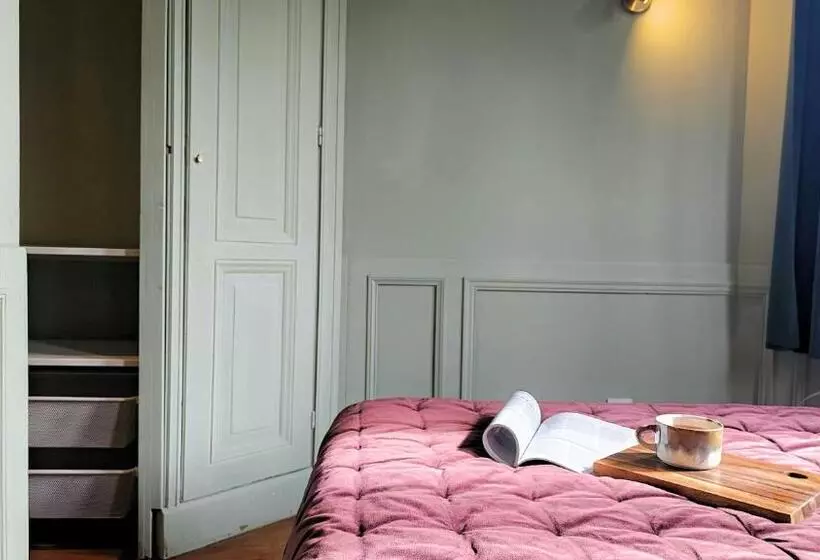 ペンション The Kooch House 1.4