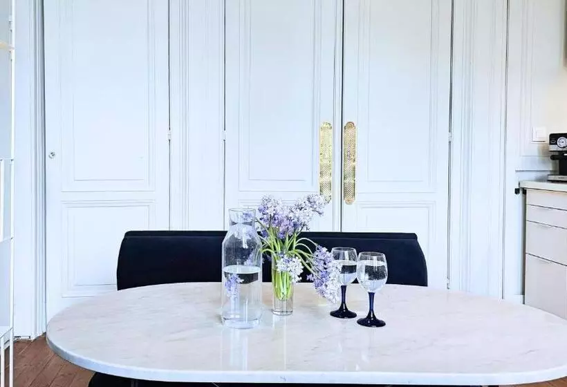 ペンション The Kooch House 1.4