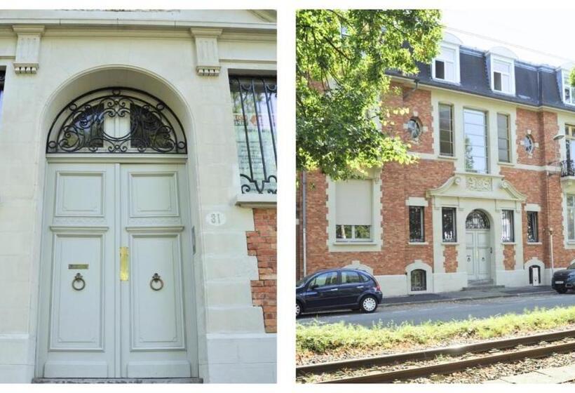 پانسیون The Kooch House 1.4