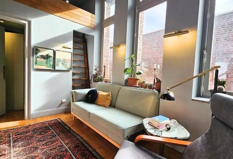 ペンション The Kooch House 1.4