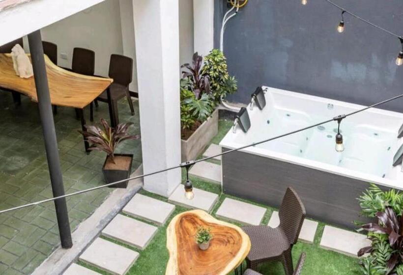 پانسیون Uku Inn