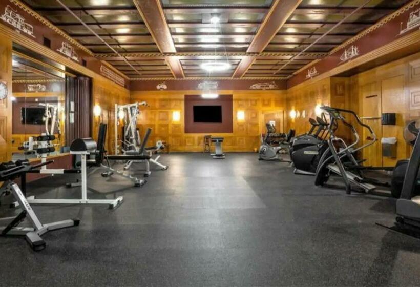 Executive Vacation Suite For 4