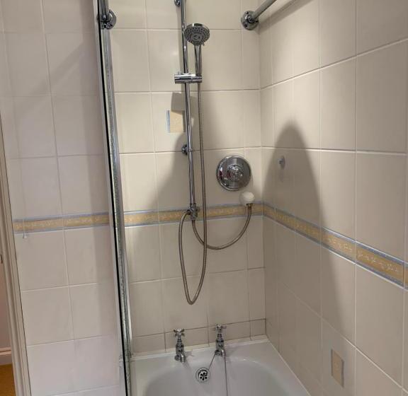 مبيت وإفطار The Byre