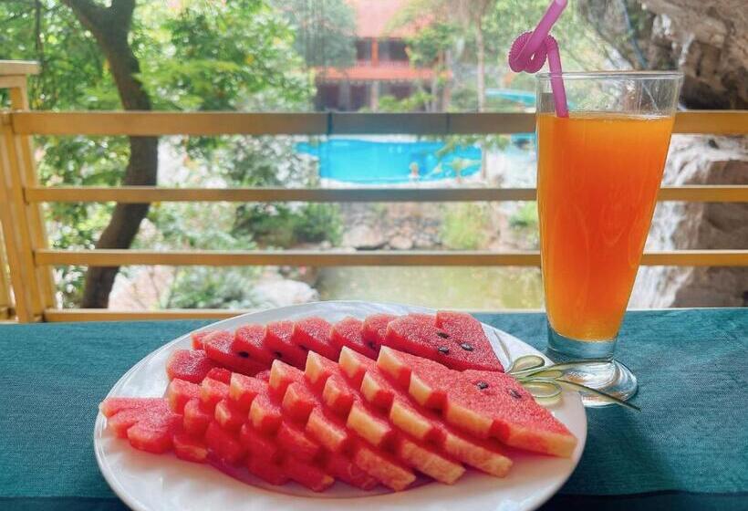 هتل Mai Mountain Homestay