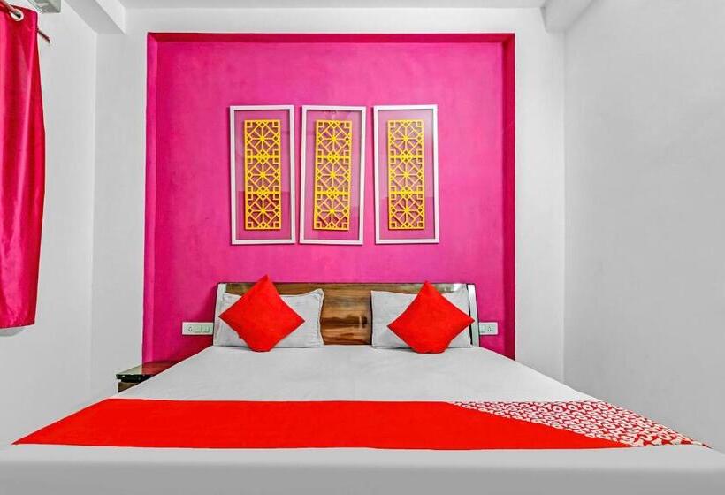 Otel Oyo Flagship 81375  Couple Friendly