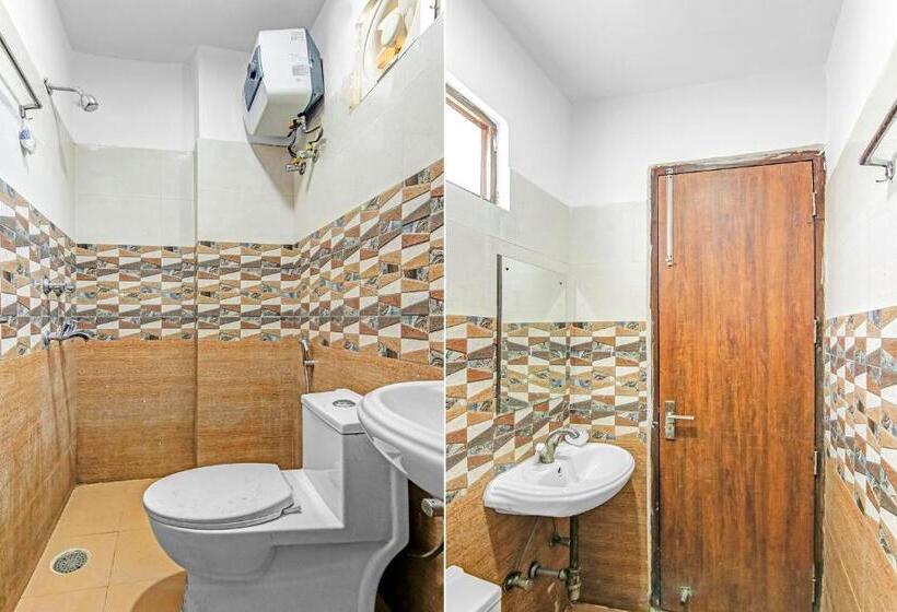 Otel Oyo Flagship 81375  Couple Friendly