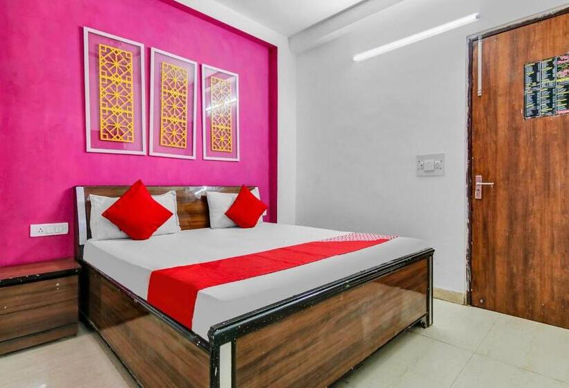 Otel Oyo Flagship 81375  Couple Friendly